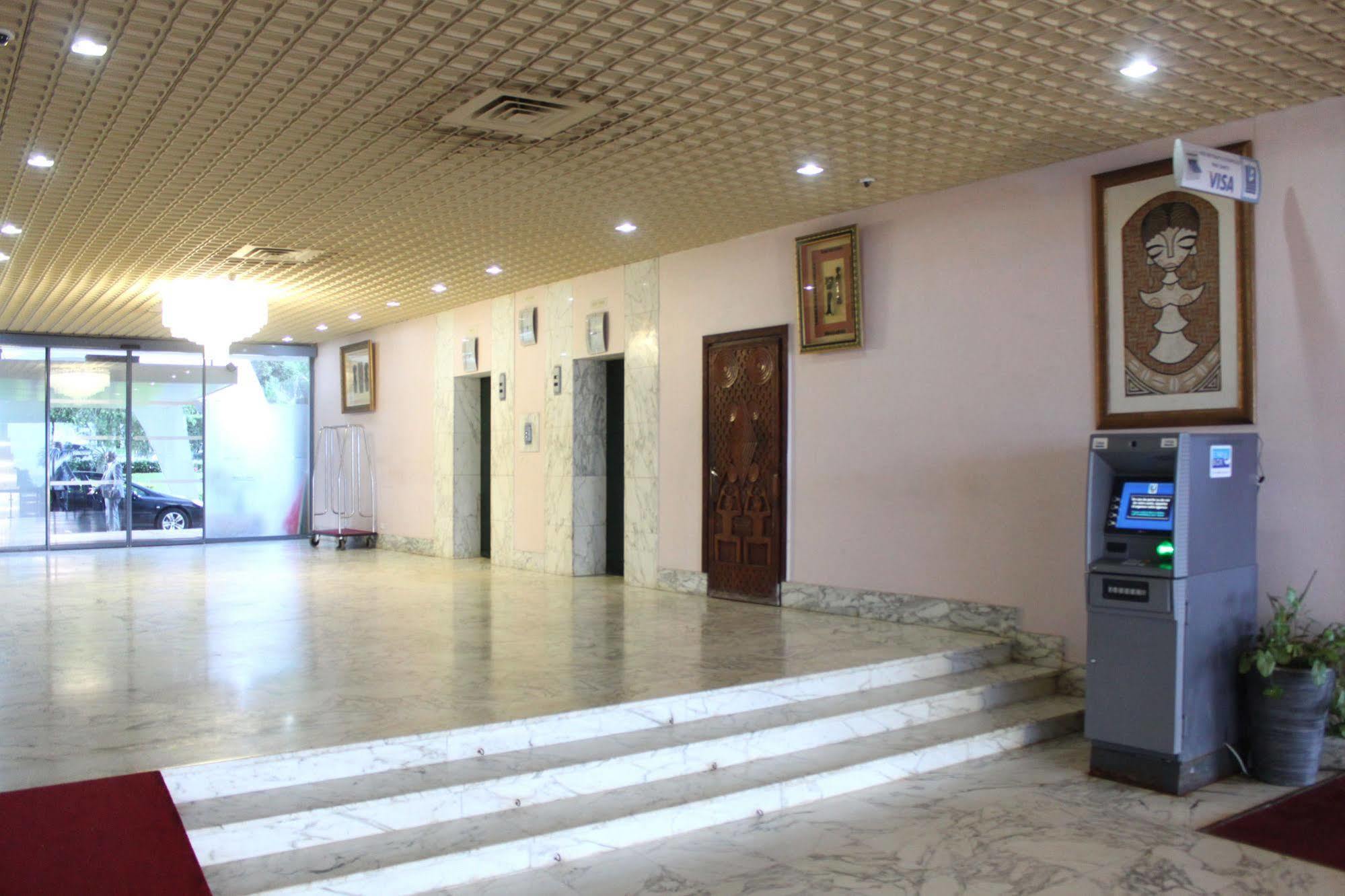 蒙特菲伯酒店 Yaoundé 外观 照片